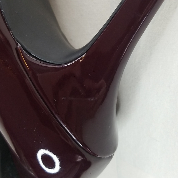 Bandolino B-Flexable Leather Peeptoe Highheeled shoes - Picture 13 of 13